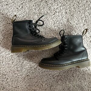 Dr. Martens JUNIOR 1460 SOFTY T LEATHER LACE UP BOOTS
